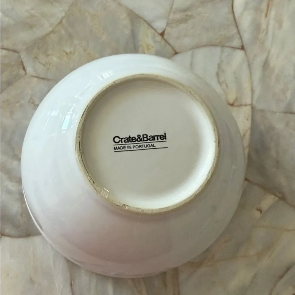 Crate & Barrel Cream Ceramic Bowl 6'in
